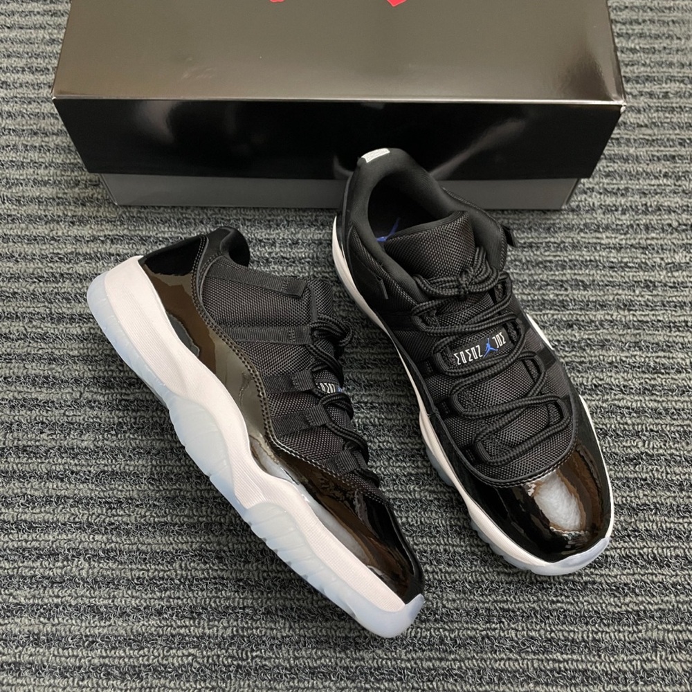 AJ JORDAN 11s RETROS